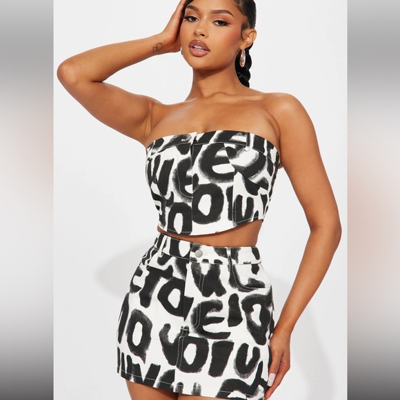BNWT - Monochrome Graffiti Print two piece set - US 6 - Picture 2 of 4